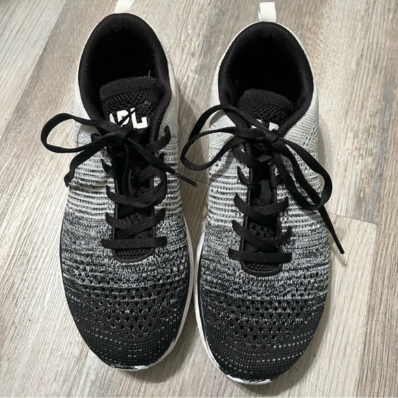APL TechLoom Pro Black White Ombre Sneakers - Picture 1 of 10